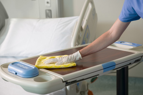 Nurse using a Rubbermaid Microfibre Cloth in Hospital
